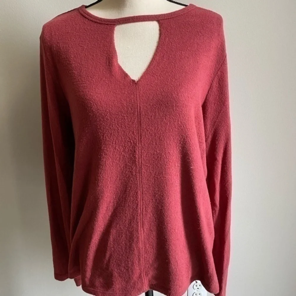 Pink Rose Red Keyhole Sweater Size L